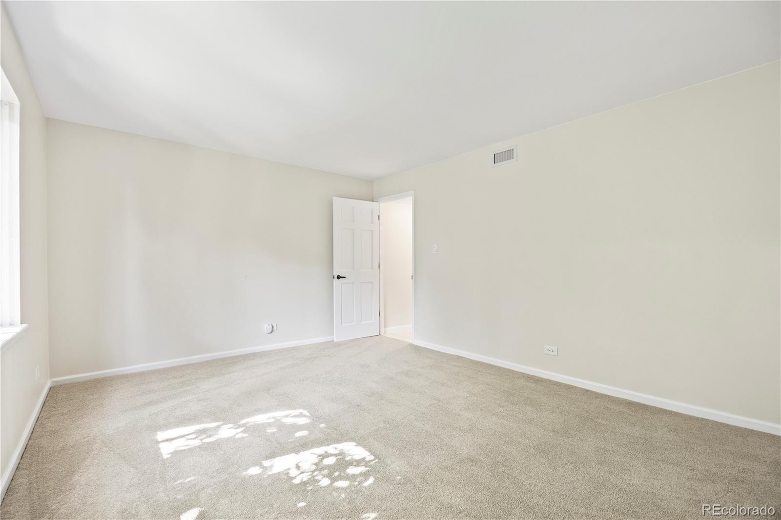 MLS Image #33 for 4605 s s yosemite street,denver, Colorado