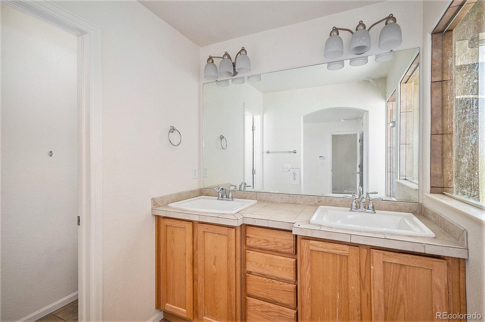 MLS Image #12 for 20108  randolph place,denver, Colorado