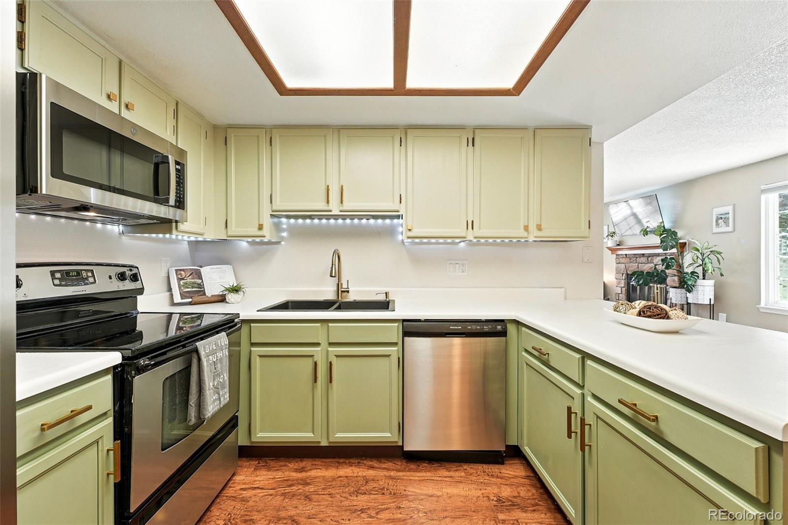 MLS Image #14 for 8422  everett way,arvada, Colorado