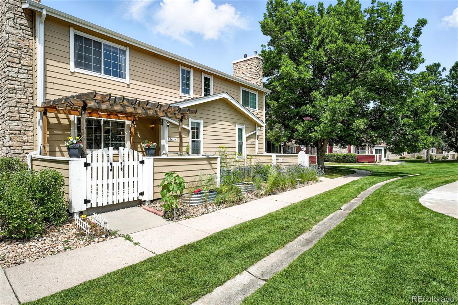 MLS Image #2 for 8422  everett way,arvada, Colorado