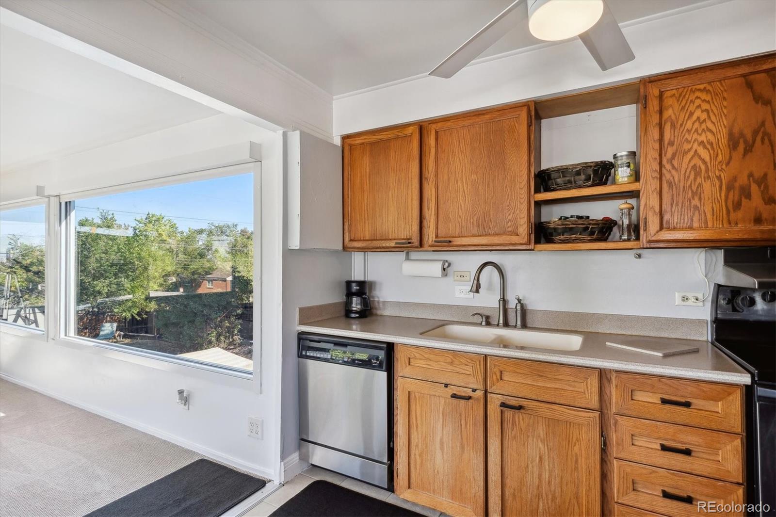 MLS Image #14 for 2141 w gill place,denver, Colorado