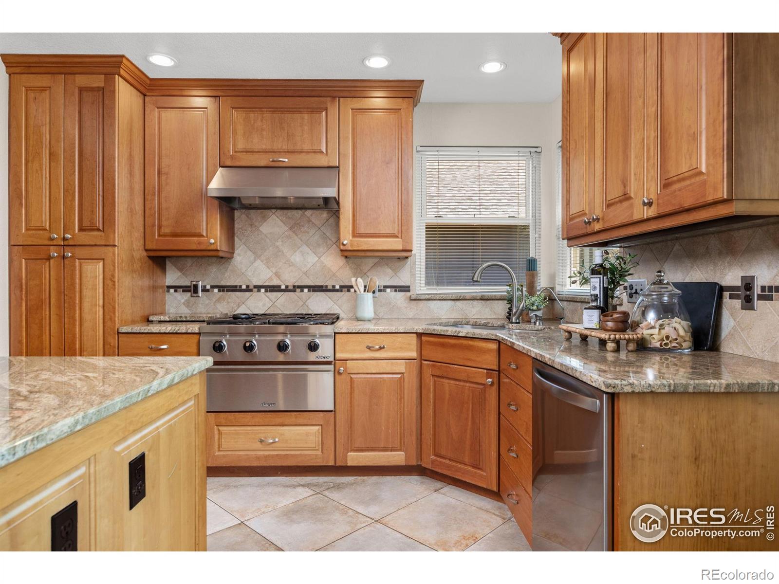 MLS Image #5 for 988 w dahlia street,louisville, Colorado