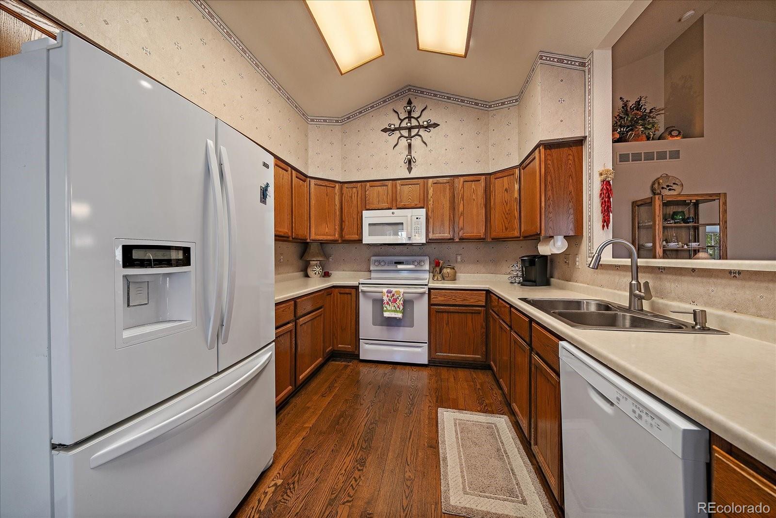 MLS Image #10 for 2210 s joliet way,aurora, Colorado