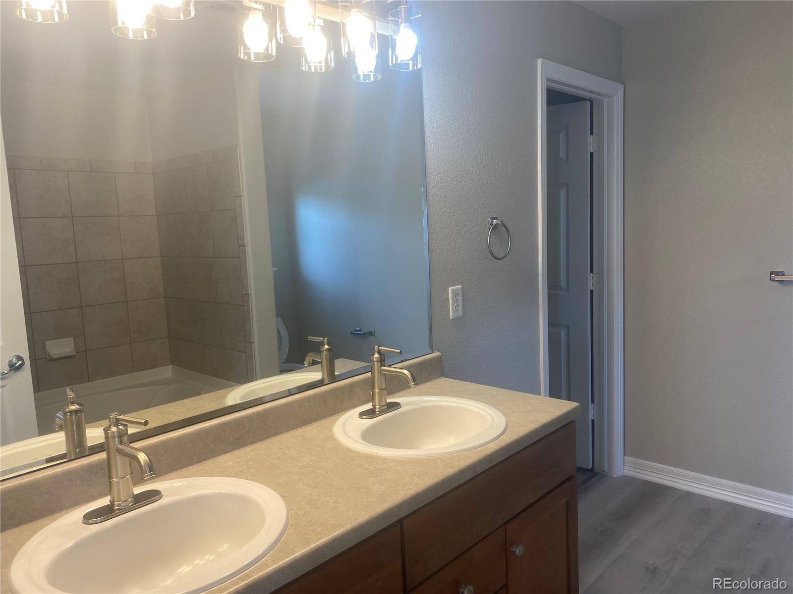 MLS Image #17 for 9768  mayfair street,englewood, Colorado