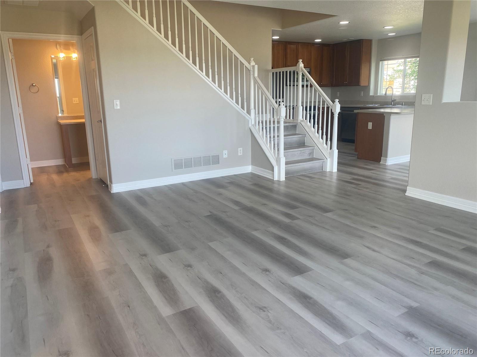 MLS Image #3 for 9768  mayfair street,englewood, Colorado