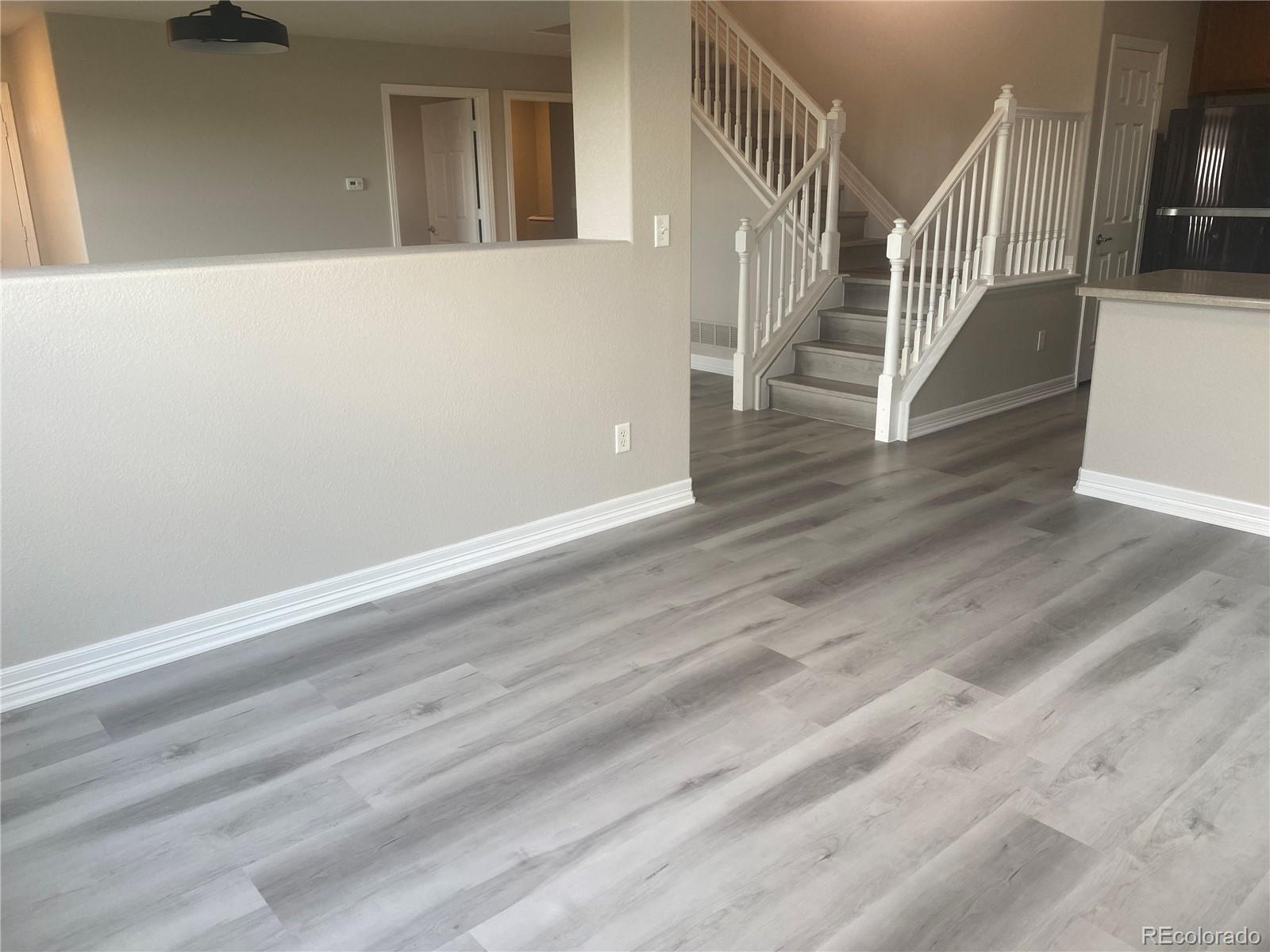 MLS Image #5 for 9768  mayfair street,englewood, Colorado