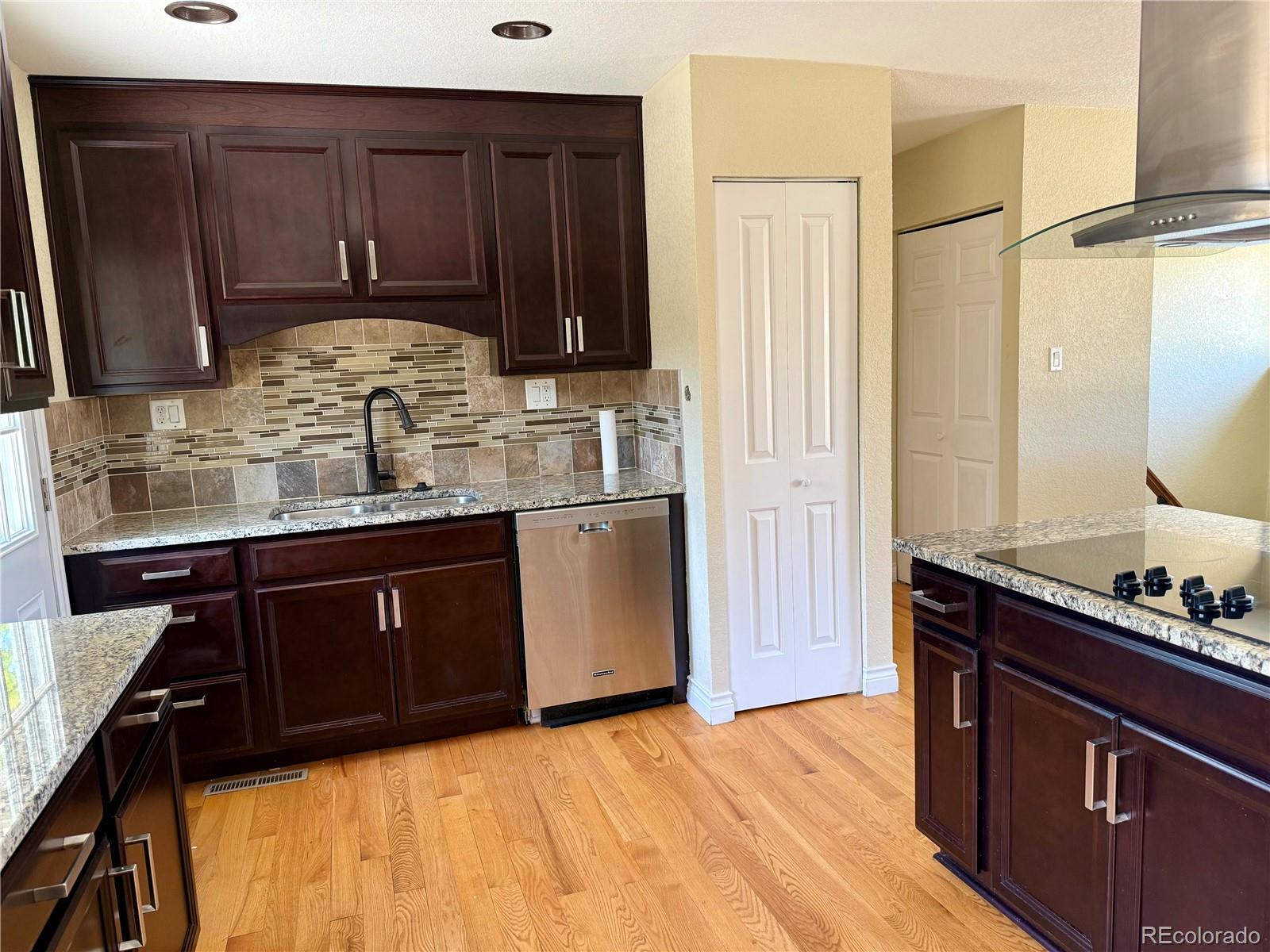 MLS Image #4 for 8127  lafayette street,denver, Colorado