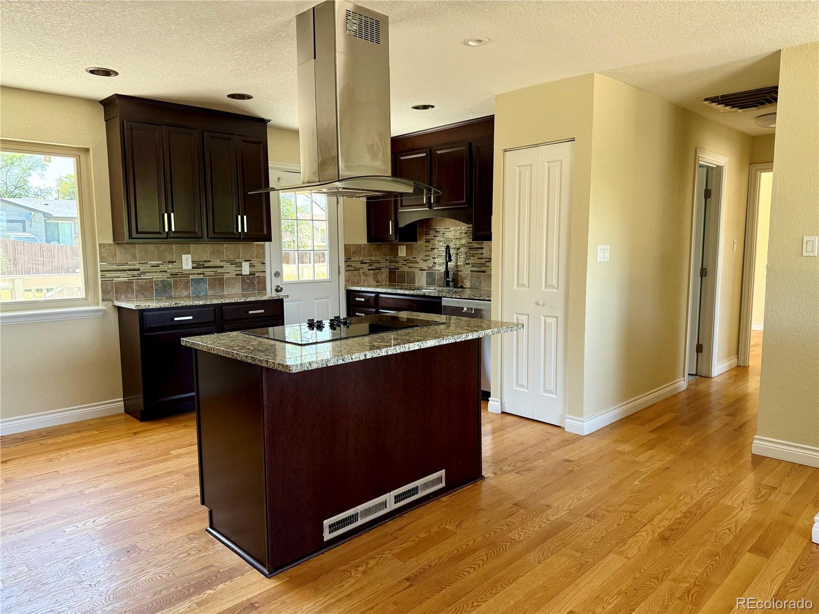 MLS Image #6 for 8127  lafayette street,denver, Colorado