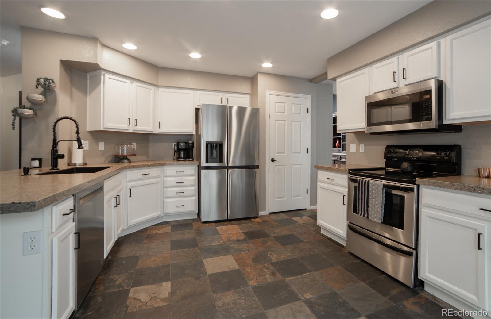 MLS Image #7 for 8114  cedar chase drive,fountain, Colorado