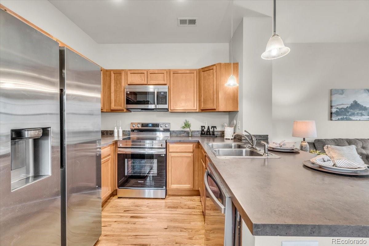 MLS Image #17 for 3372  central park boulevard,denver, Colorado