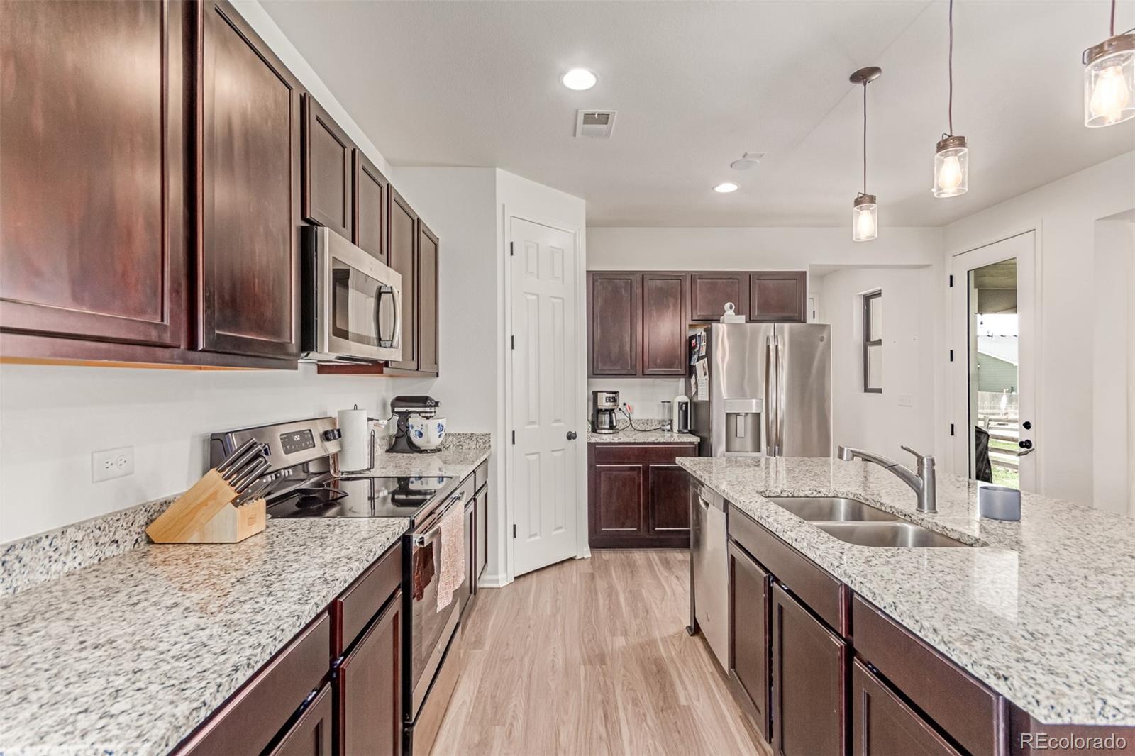 MLS Image #9 for 9862  reunion parkway,commerce city, Colorado