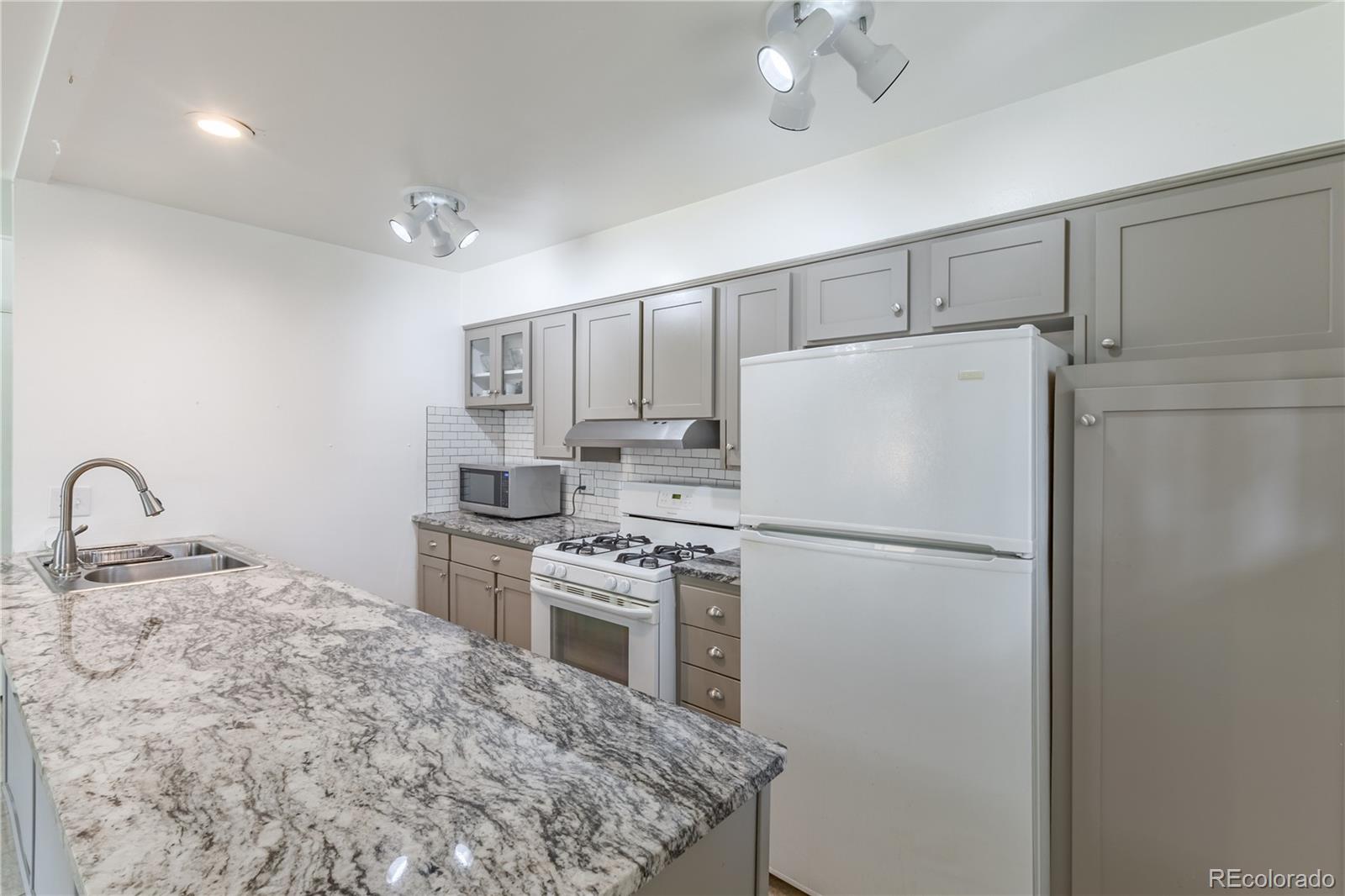 MLS Image #10 for 3695 w monmouth avenue,littleton, Colorado