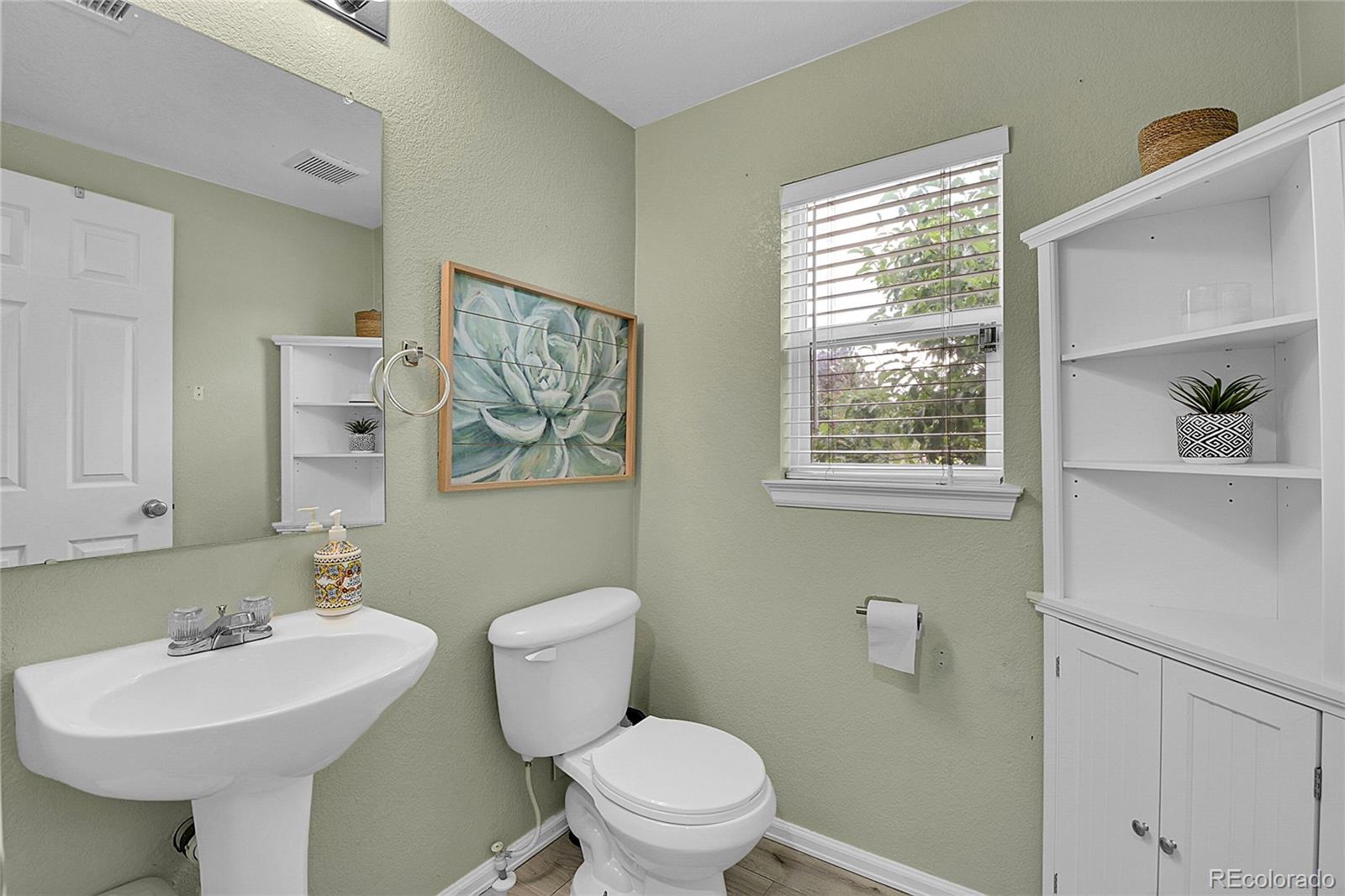 MLS Image #15 for 5813  ceylon street,denver, Colorado