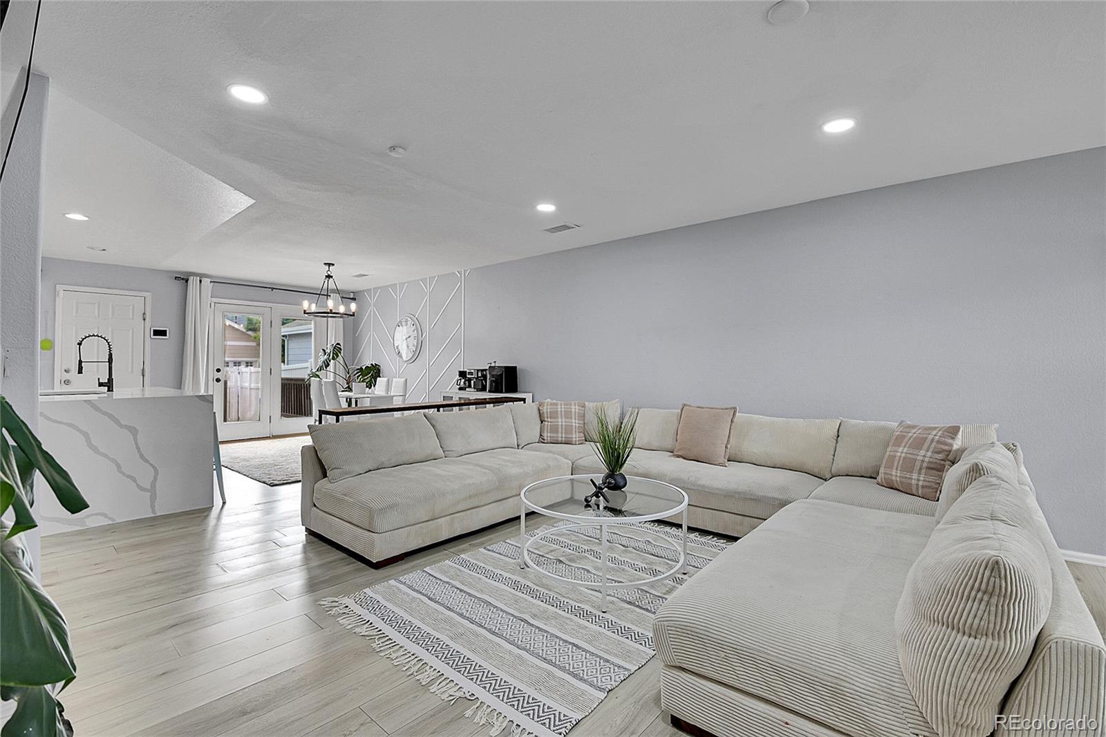 MLS Image #7 for 5813  ceylon street,denver, Colorado