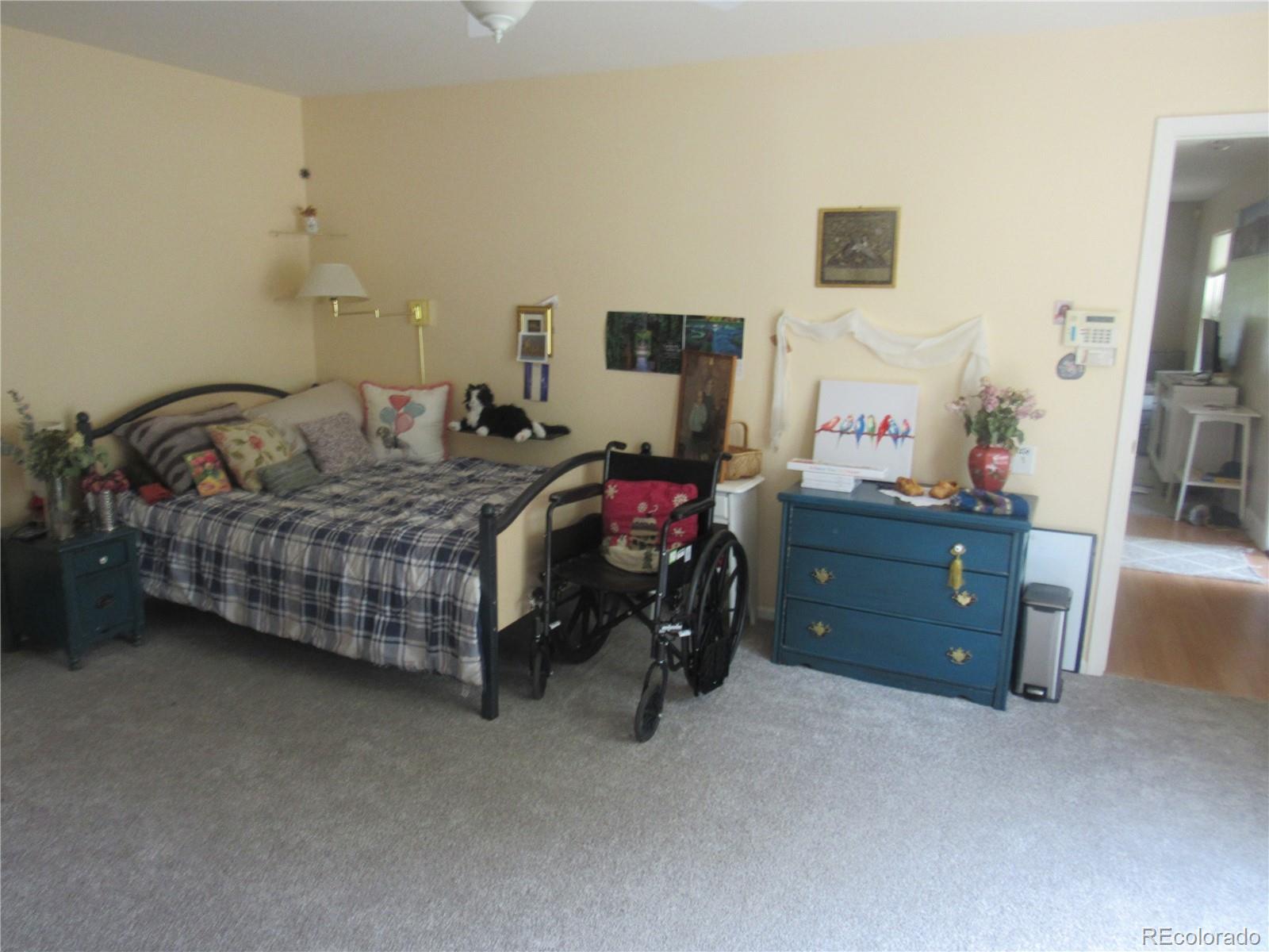 MLS Image #8 for 145 s syracuse street,denver, Colorado