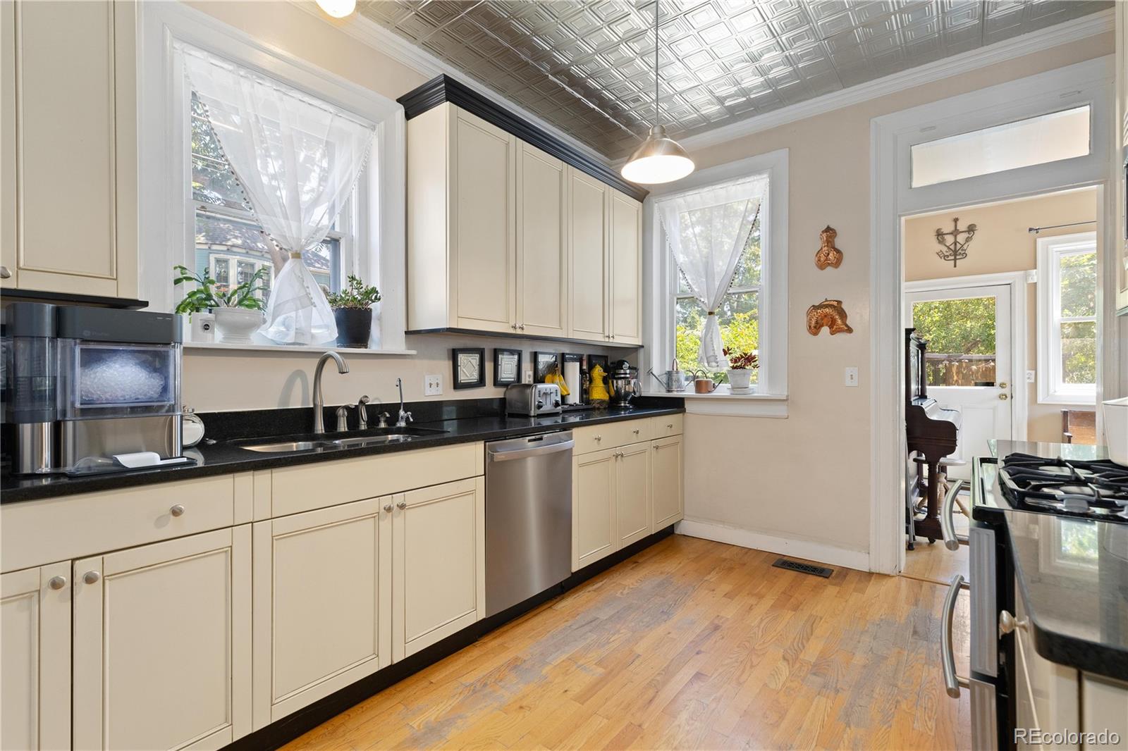 MLS Image #12 for 256  bannock street,denver, Colorado