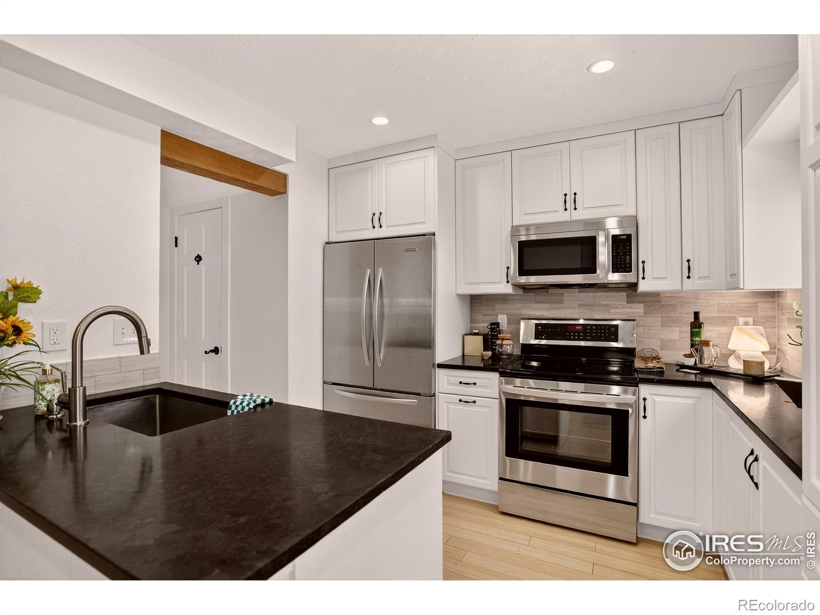 MLS Image #9 for 2942  shady hollow,boulder, Colorado