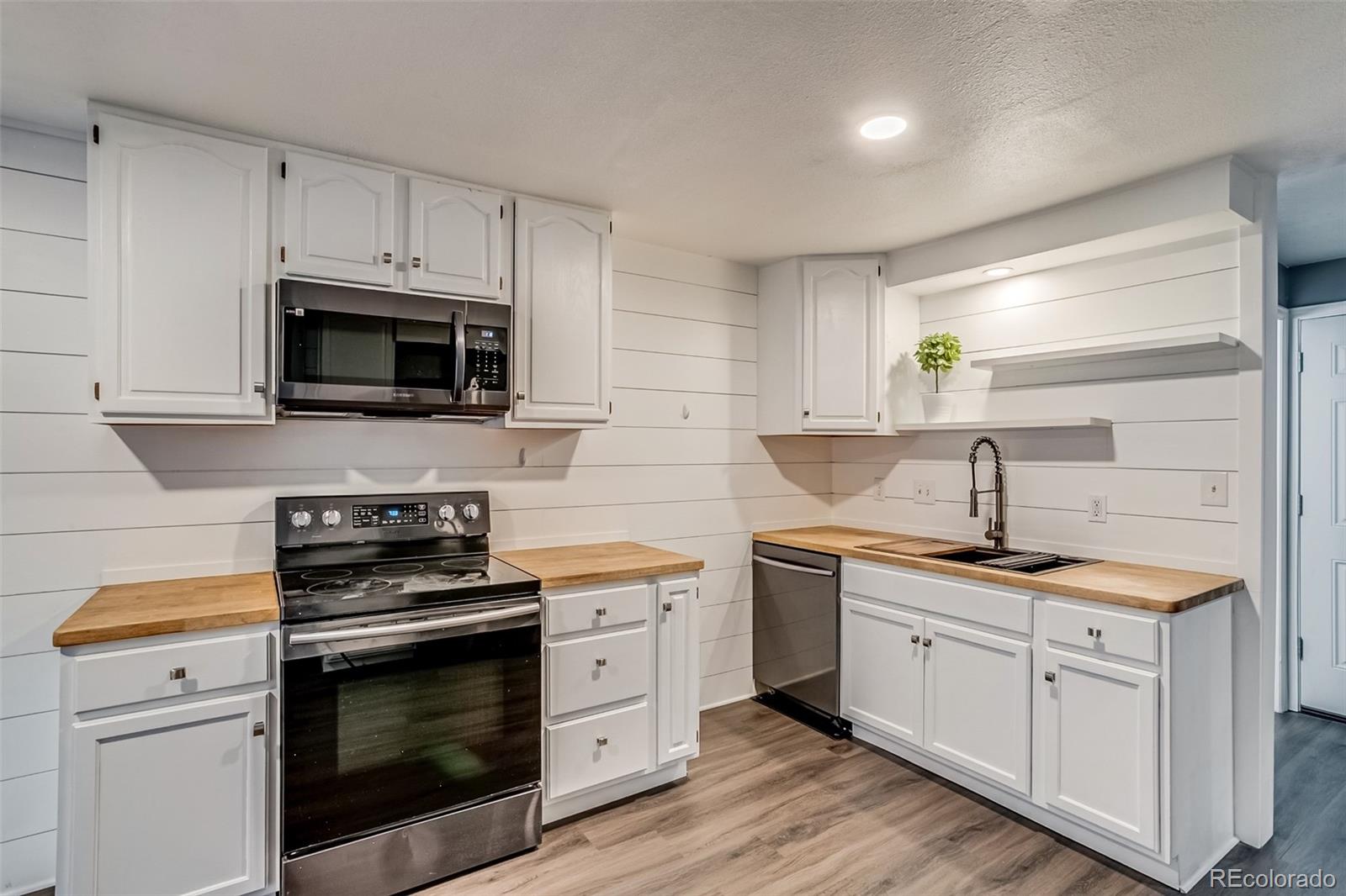 MLS Image #3 for 2980 s parker court,aurora, Colorado