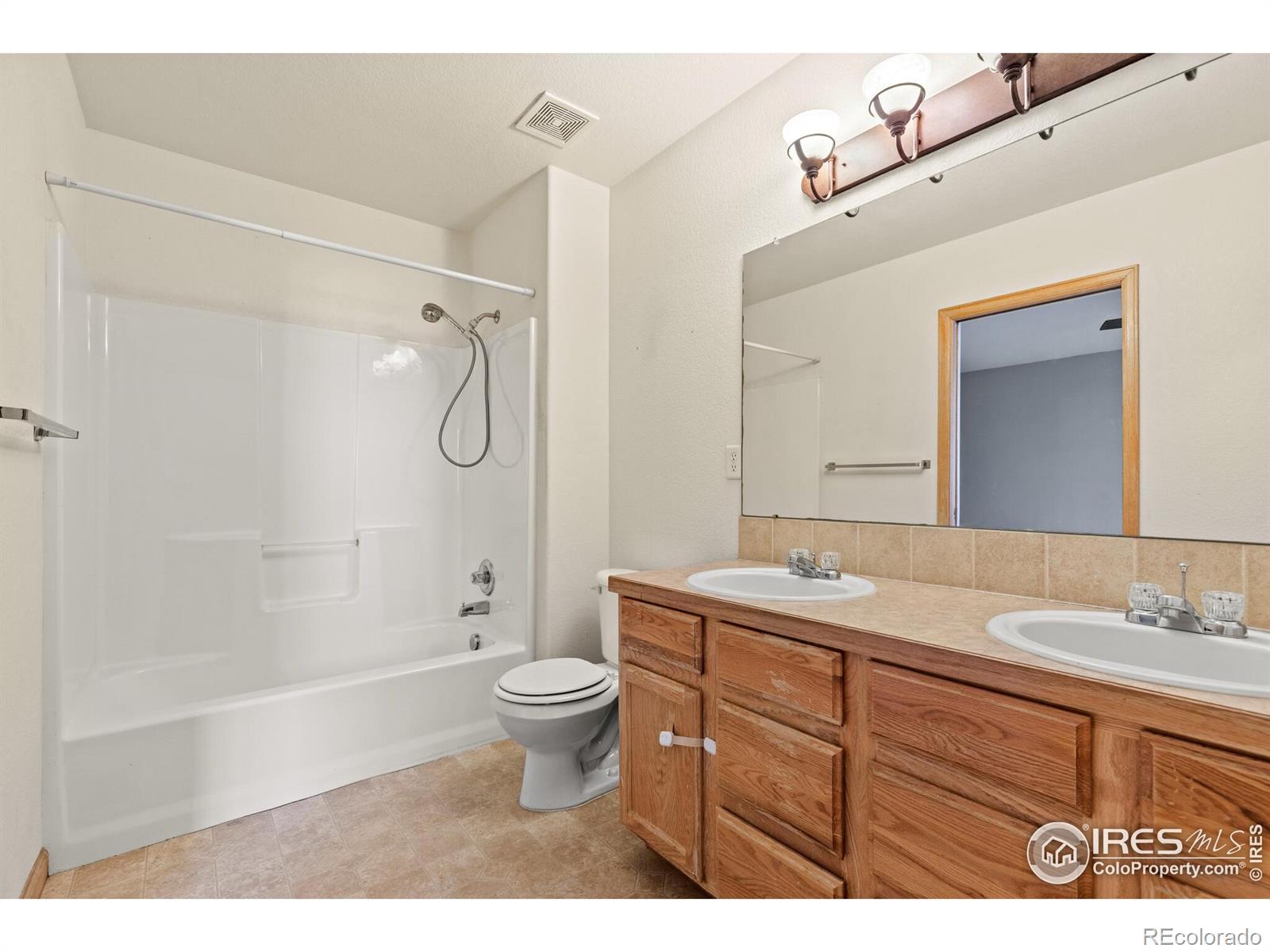 MLS Image #18 for 409  granite way,johnstown, Colorado