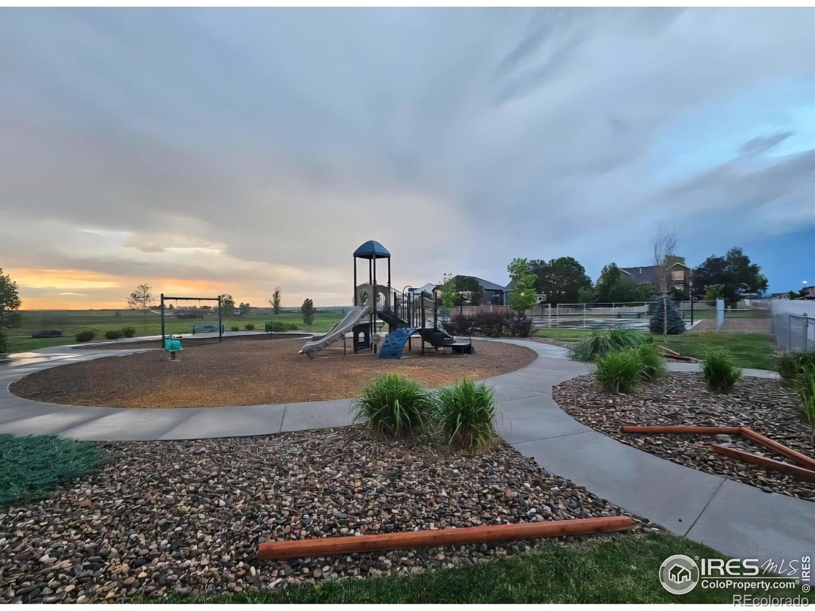 MLS Image #37 for 409  granite way,johnstown, Colorado