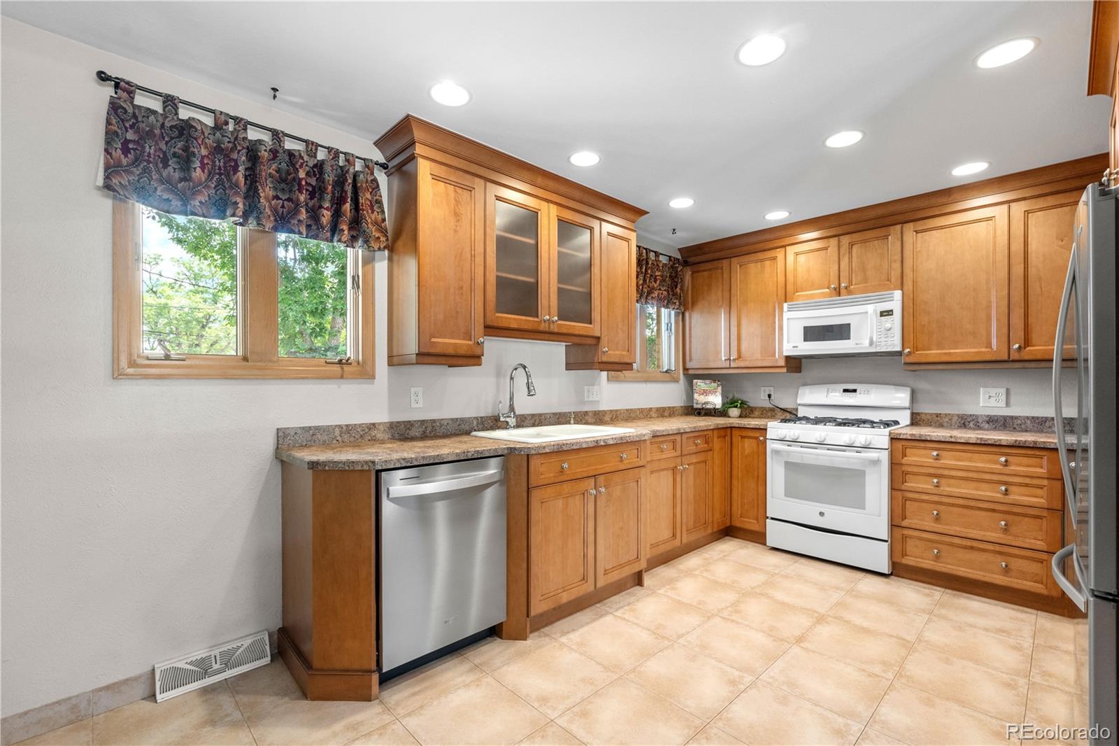 MLS Image #4 for 7742 w florida drive,lakewood, Colorado