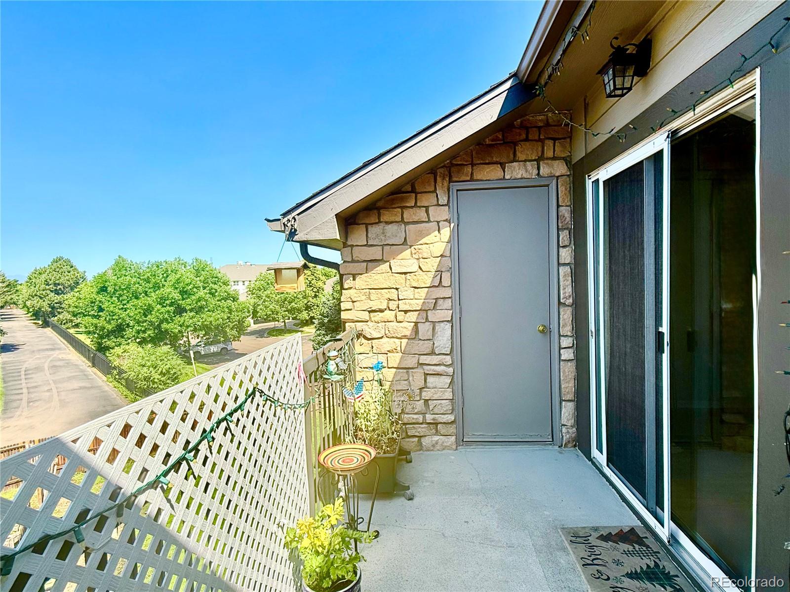 MLS Image #13 for 2575 s syracuse way,denver, Colorado