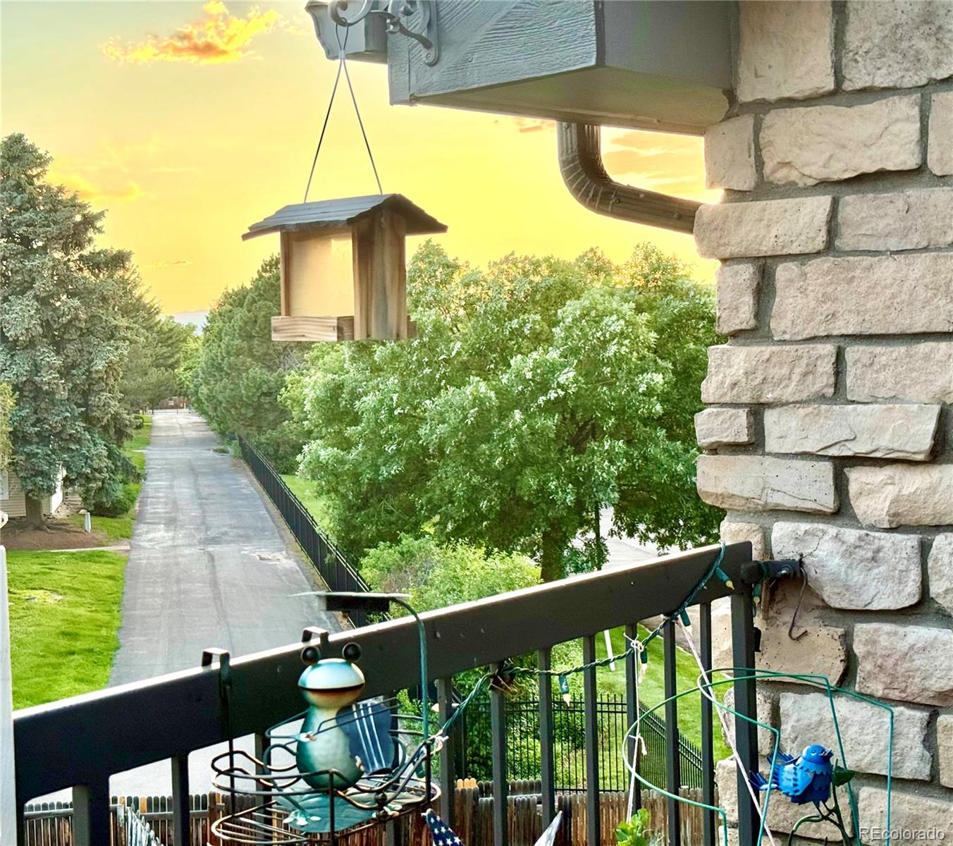 MLS Image #14 for 2575 s syracuse way,denver, Colorado