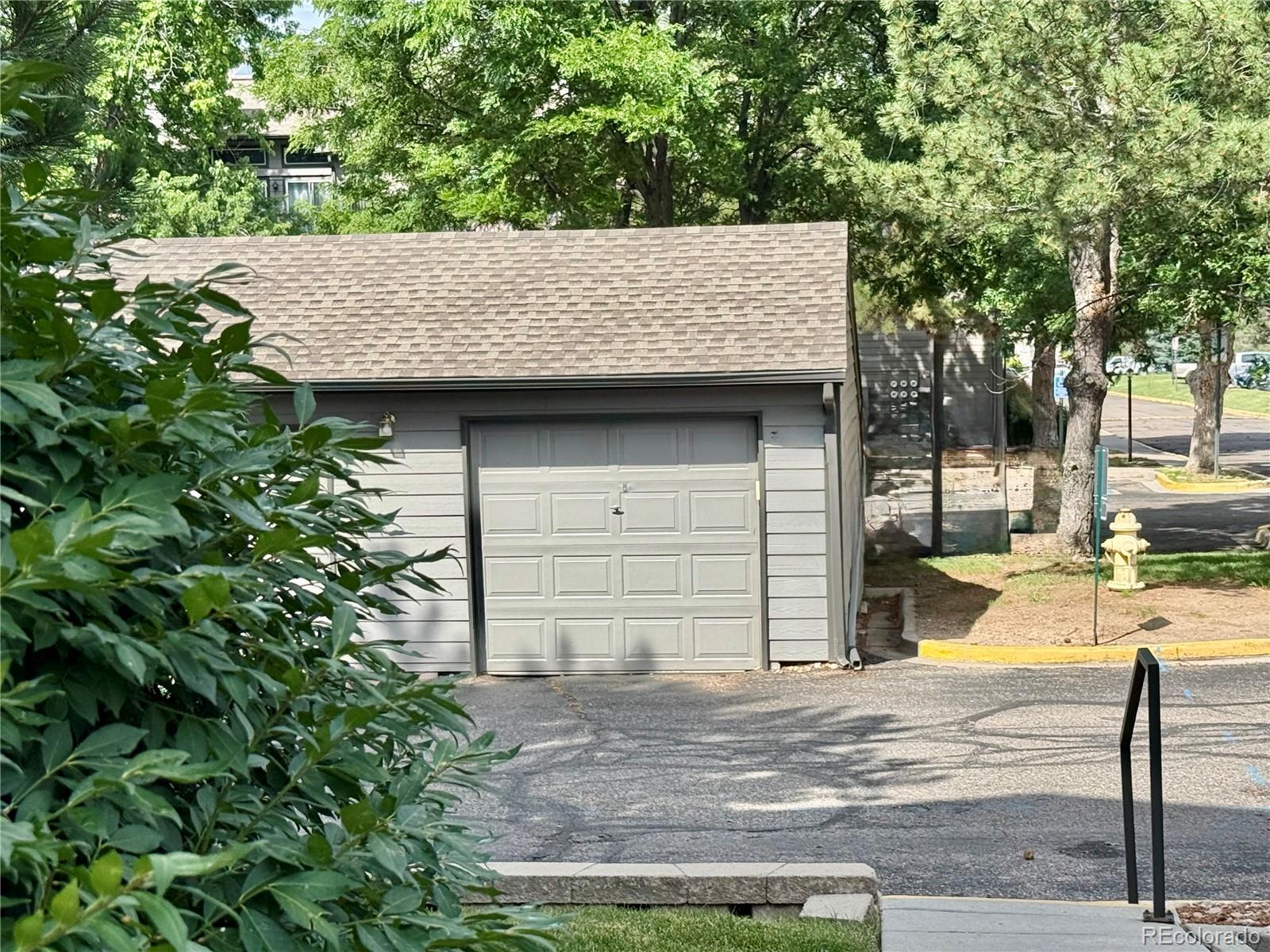 MLS Image #17 for 2575 s syracuse way,denver, Colorado