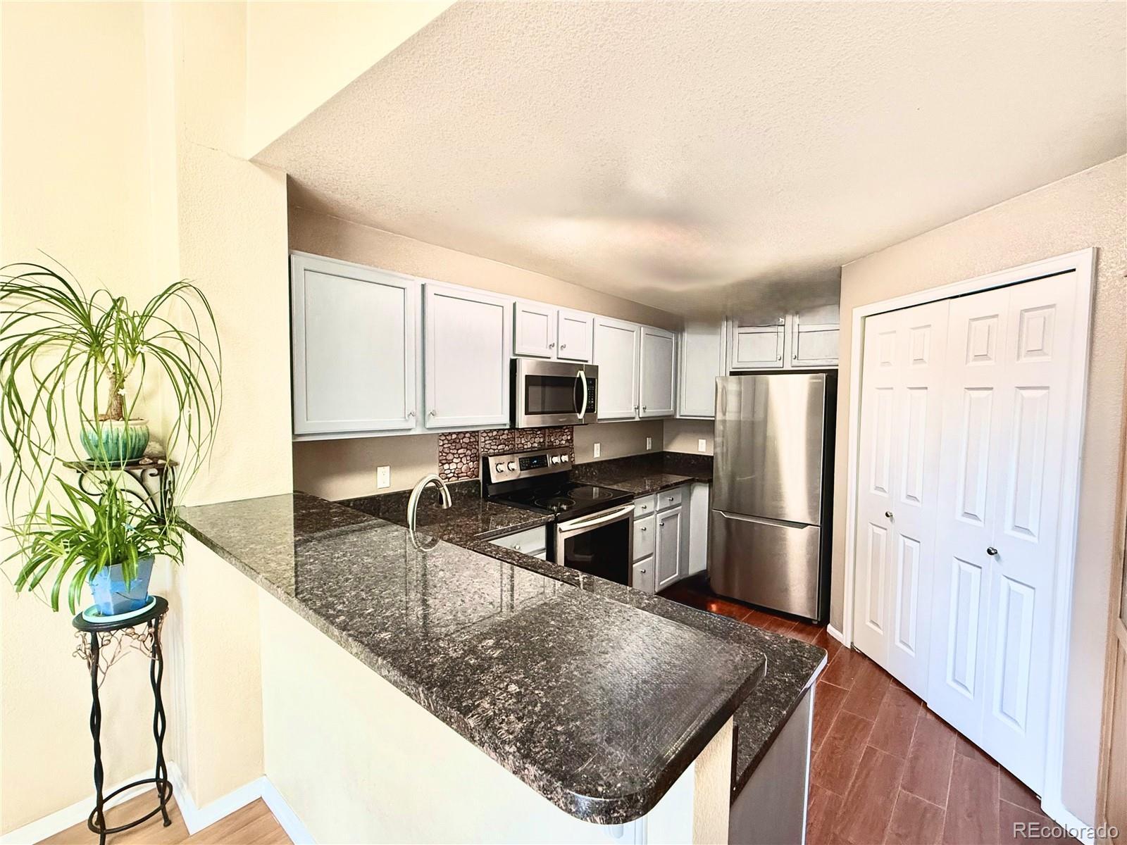 MLS Image #3 for 2575 s syracuse way,denver, Colorado