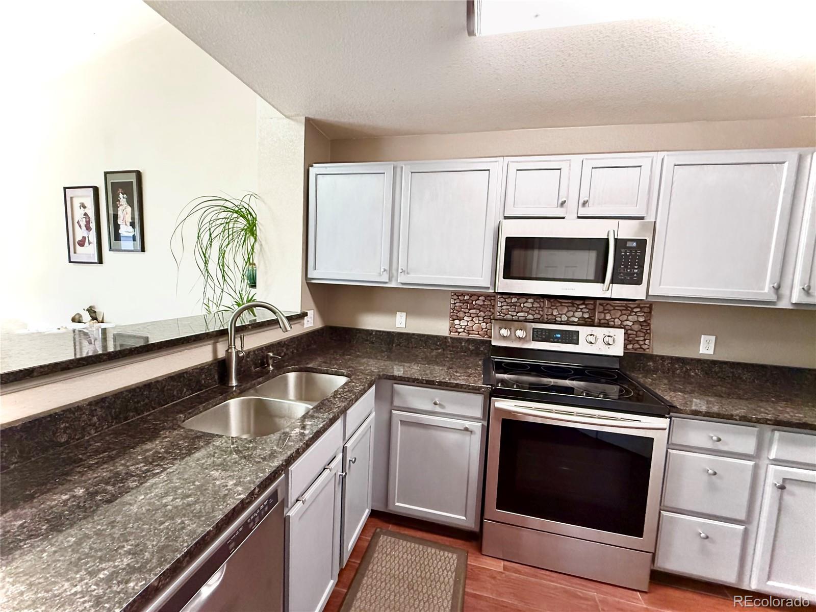 MLS Image #4 for 2575 s syracuse way,denver, Colorado