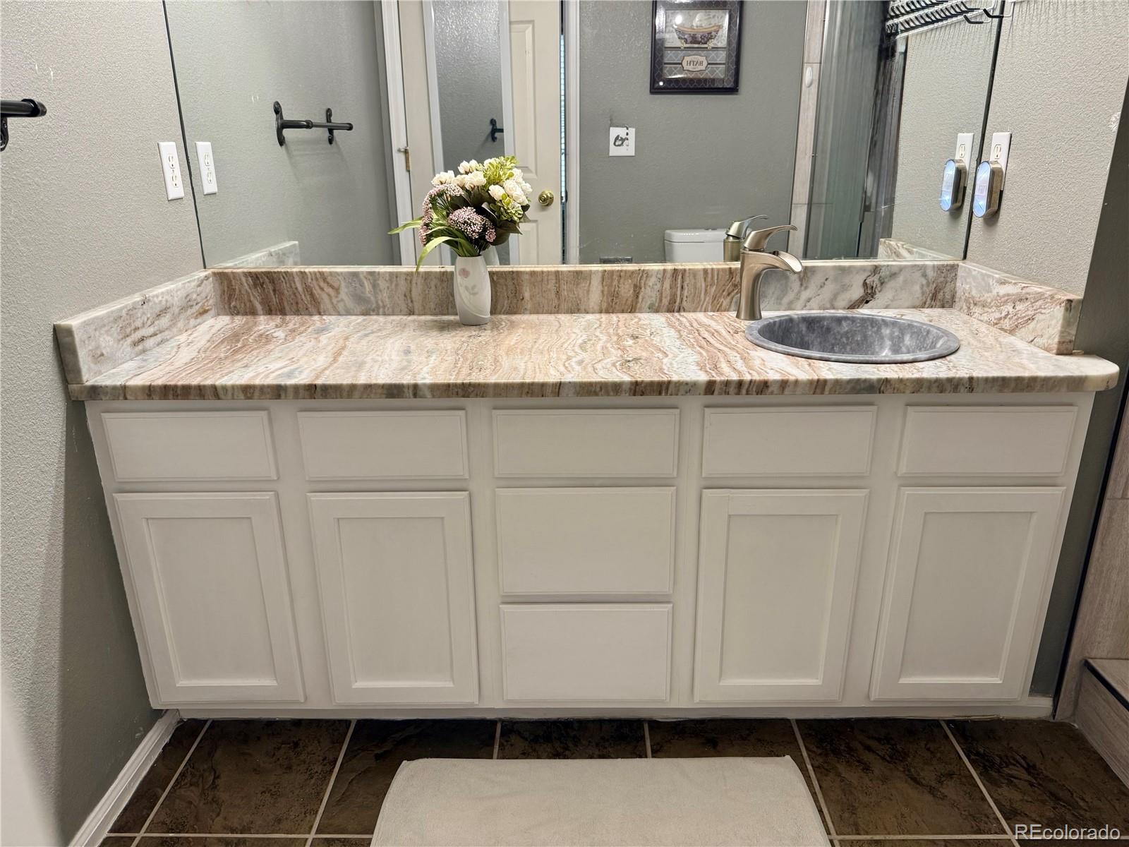 MLS Image #9 for 2575 s syracuse way,denver, Colorado