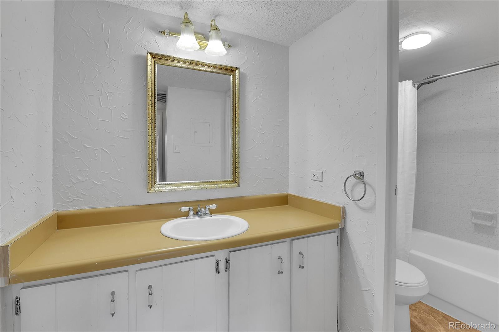 MLS Image #18 for 8060 e girard avenue,denver, Colorado