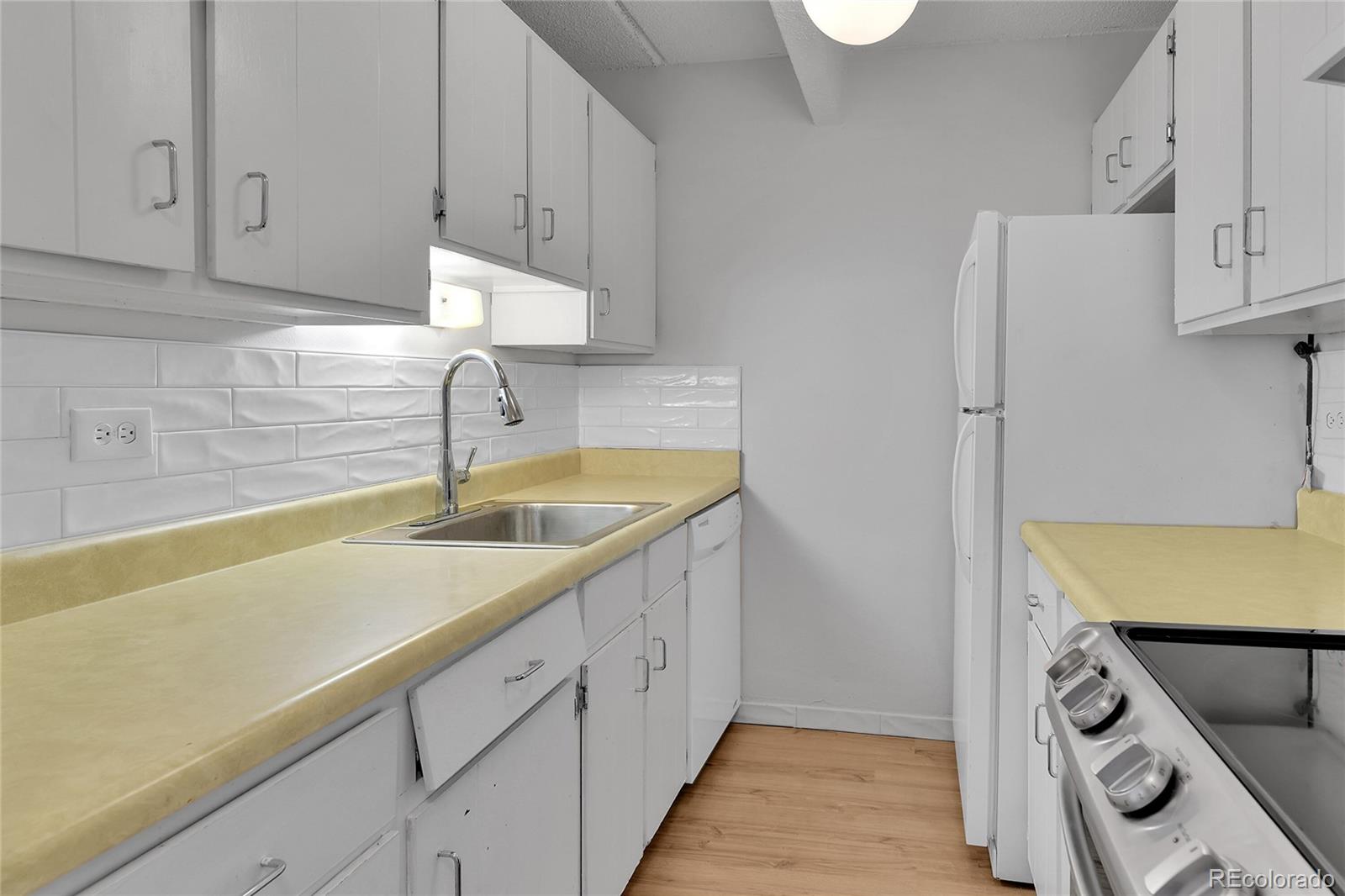 MLS Image #5 for 8060 e girard avenue,denver, Colorado