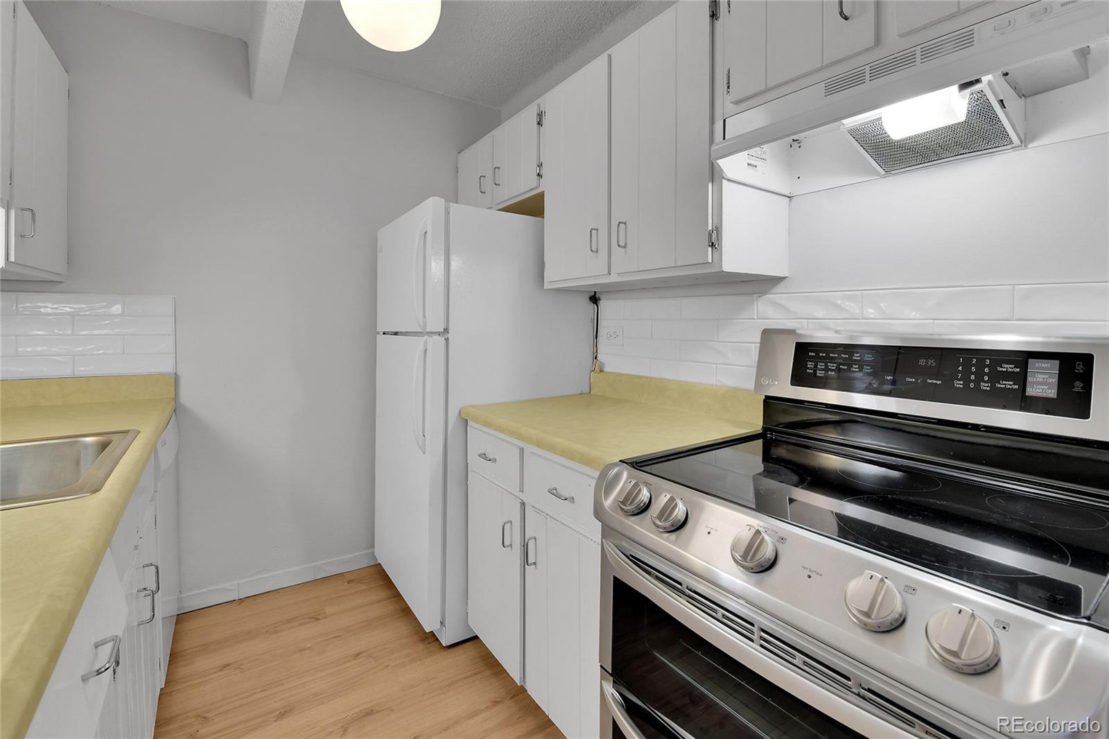 MLS Image #6 for 8060 e girard avenue,denver, Colorado