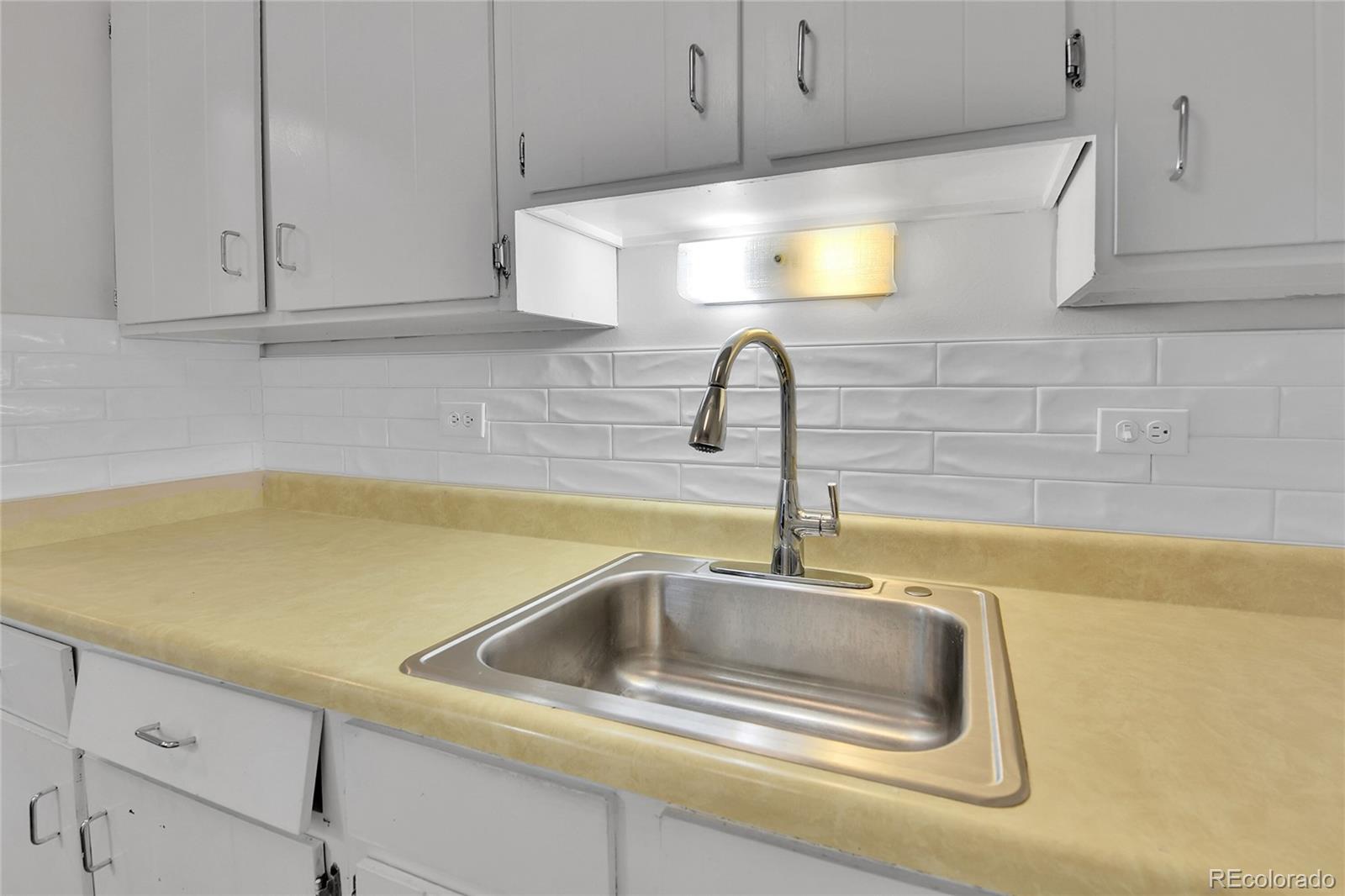 MLS Image #7 for 8060 e girard avenue,denver, Colorado