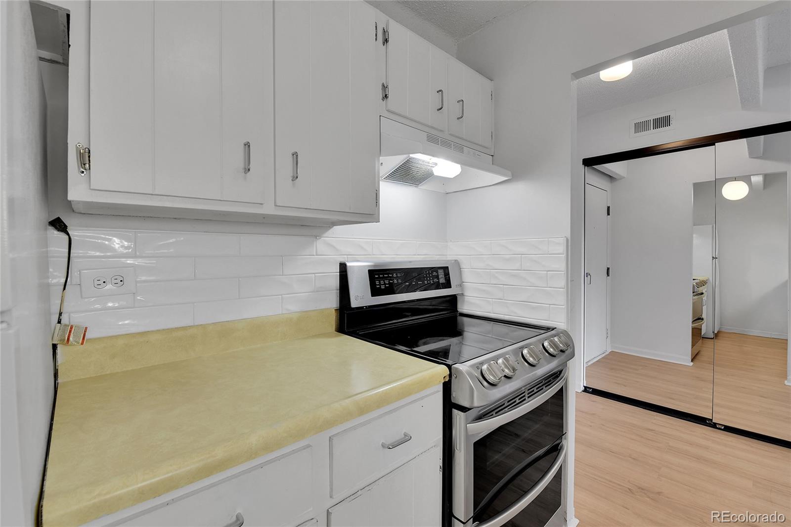 MLS Image #8 for 8060 e girard avenue,denver, Colorado