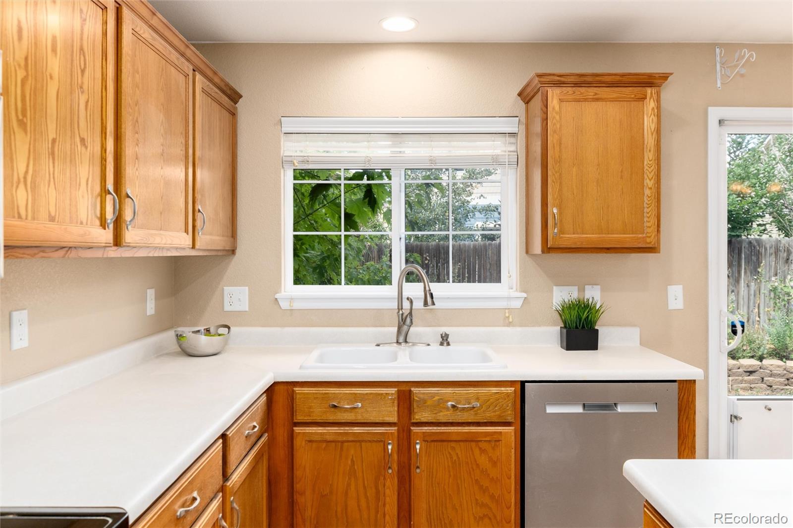 MLS Image #12 for 7454 s lewiston street,aurora, Colorado