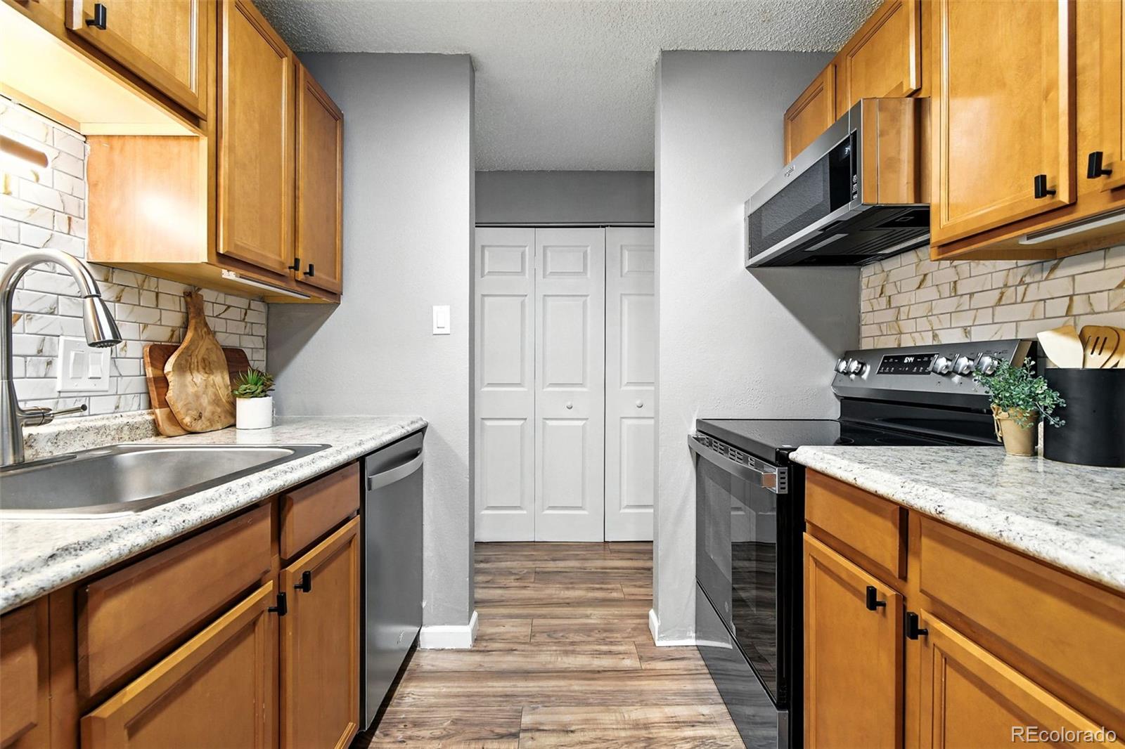 MLS Image #11 for 2375 s linden court,denver, Colorado