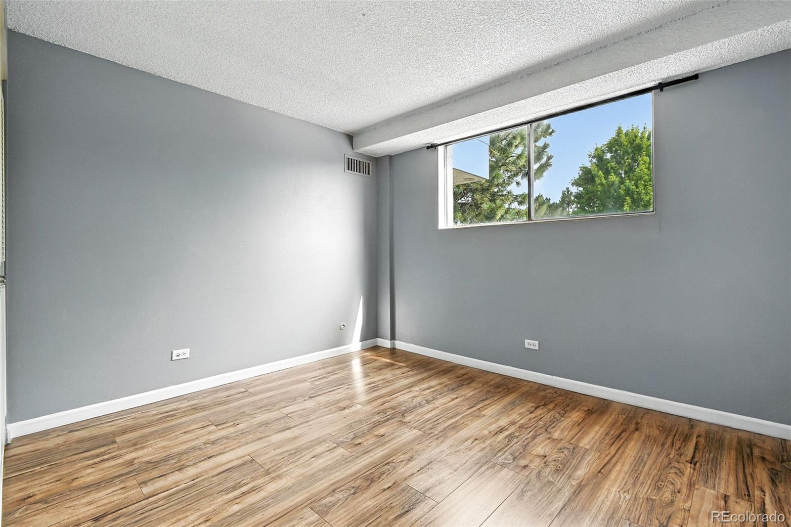 MLS Image #23 for 2375 s linden court,denver, Colorado