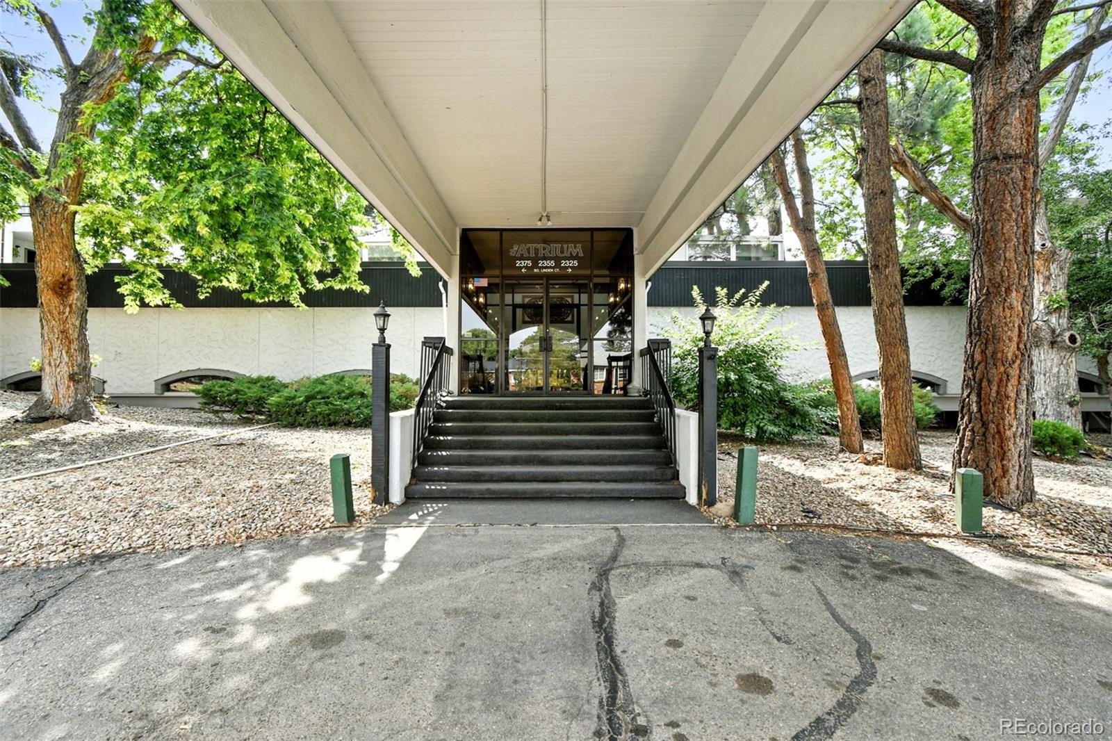 MLS Image #27 for 2375 s linden court,denver, Colorado