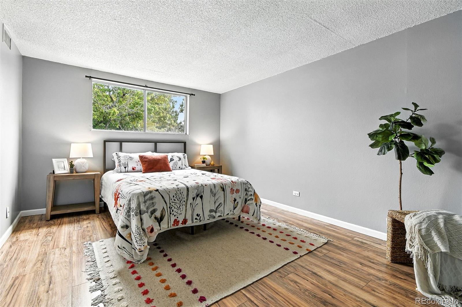 MLS Image #4 for 2375 s linden court,denver, Colorado