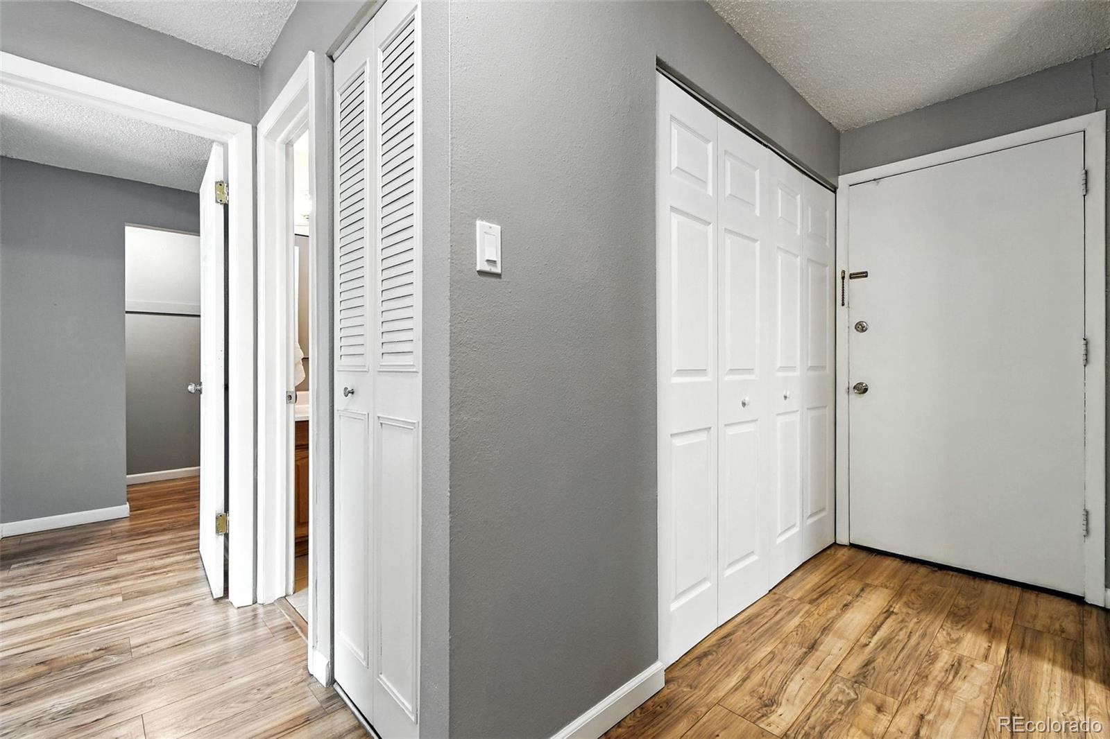MLS Image #5 for 2375 s linden court,denver, Colorado