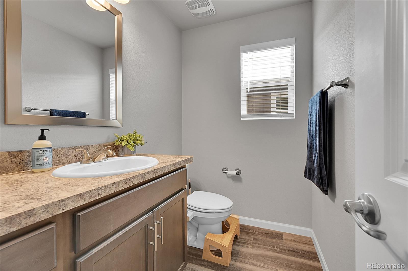 MLS Image #14 for 847  great plains avenue,berthoud, Colorado