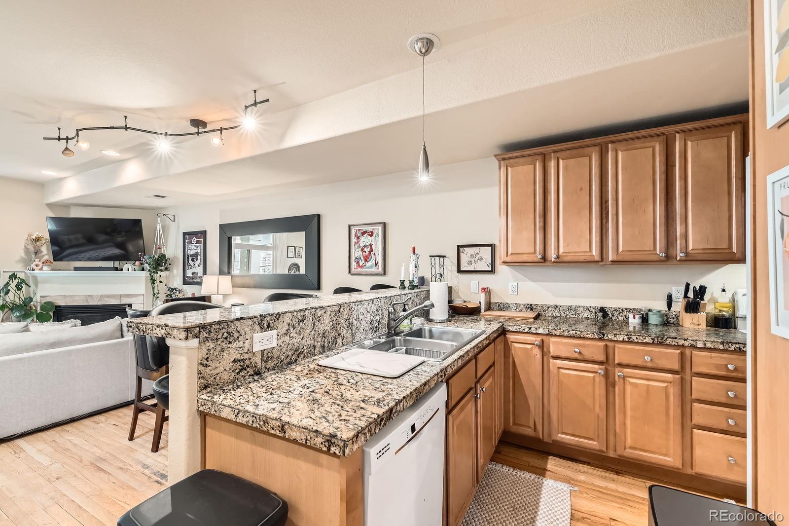 MLS Image #9 for 3030  wyandot street,denver, Colorado