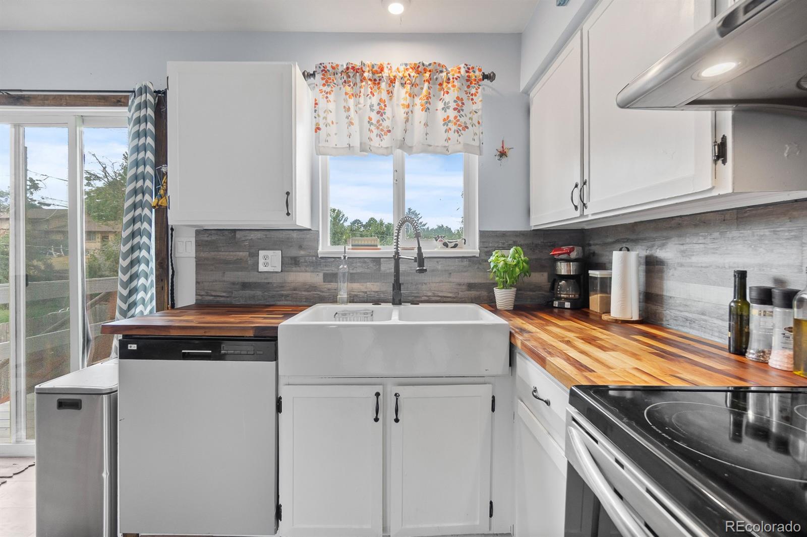 MLS Image #10 for 971 s yarrow street,denver, Colorado