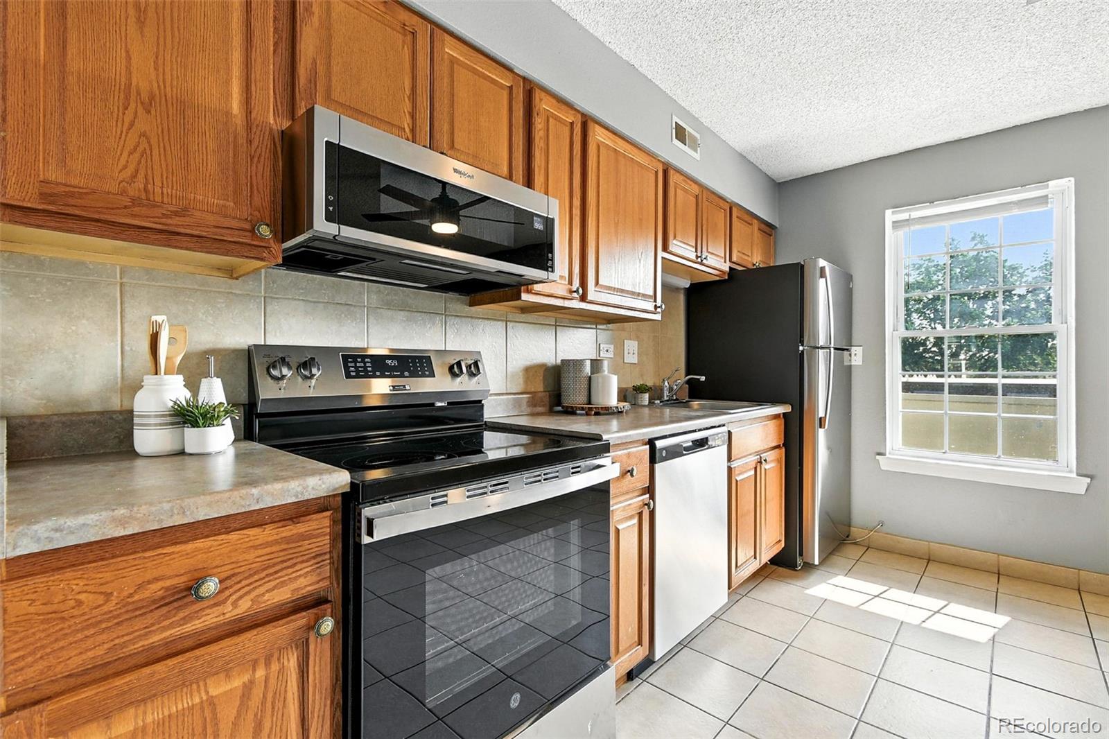 MLS Image #10 for 9370 e girard avenue,denver, Colorado