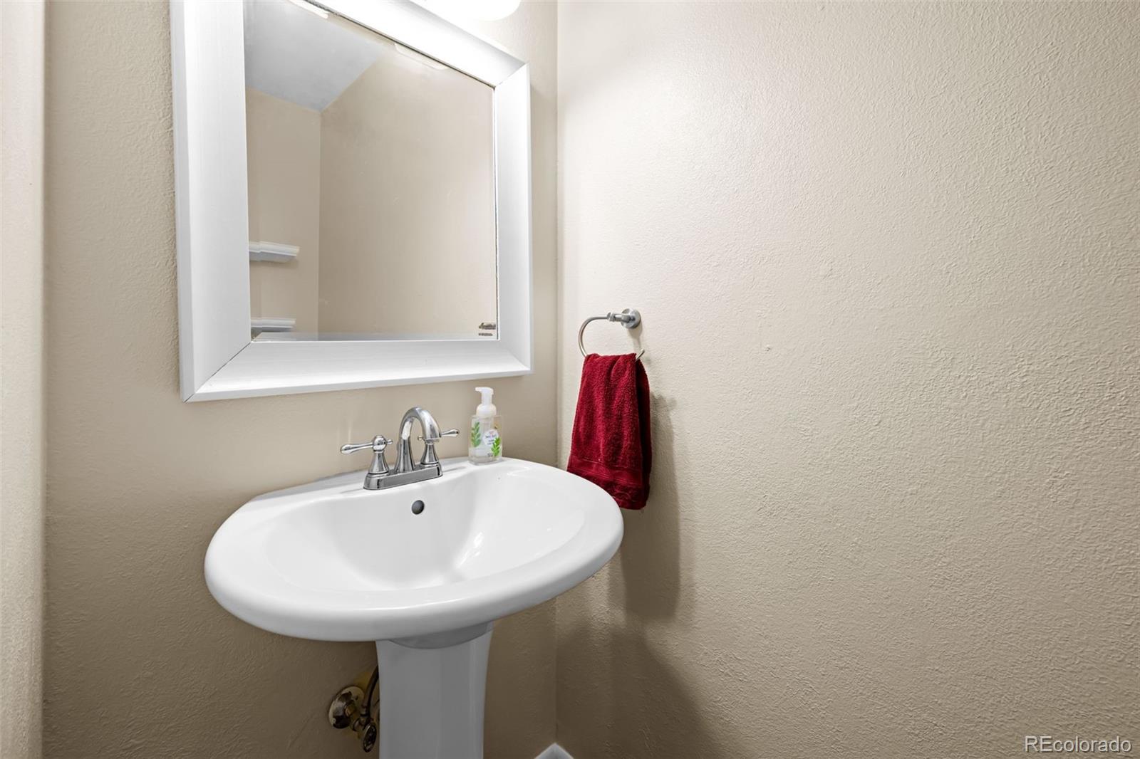 MLS Image #5 for 3975 s boston street,denver, Colorado