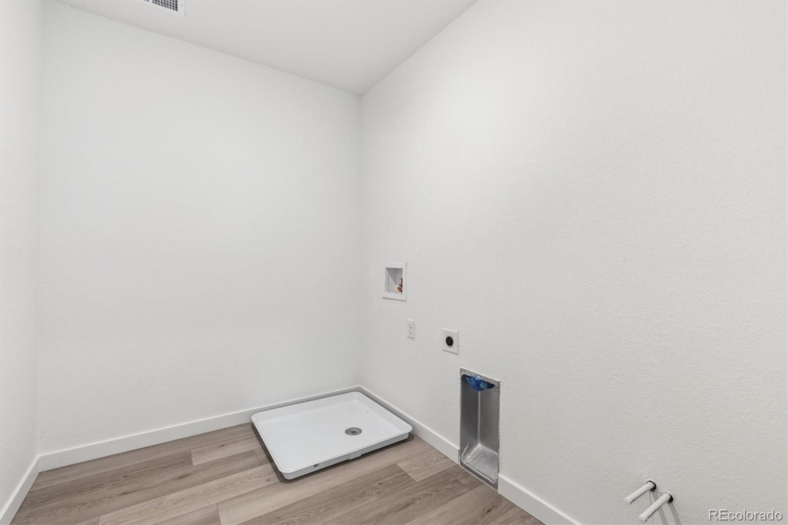 MLS Image #11 for 9266  telluride court,commerce city, Colorado