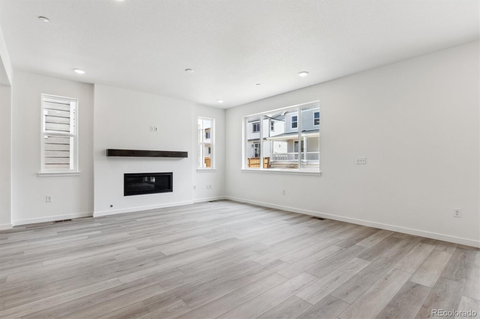 MLS Image #6 for 9266  telluride court,commerce city, Colorado