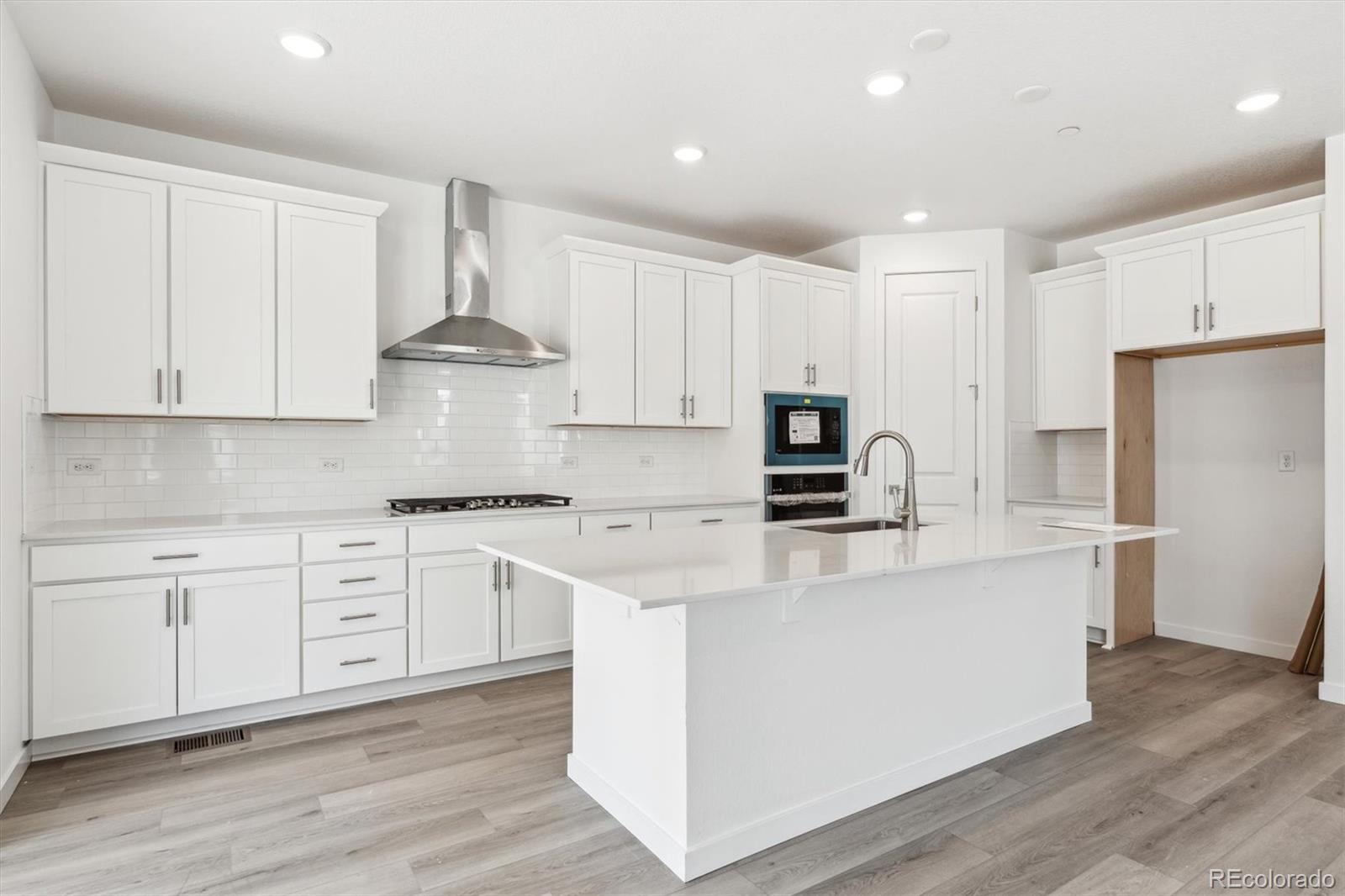 MLS Image #8 for 9266  telluride court,commerce city, Colorado